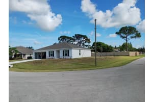2102 SE HOLLAND ST, Port Saint Lucie, FL 34952 - MLS#F10509872