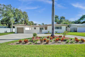 2111 Ne 35th St, Lighthouse Point