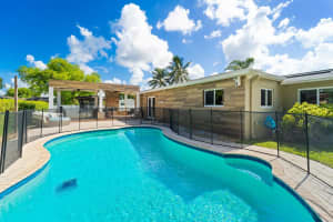 610 NW 93rd Ave, Pembroke Pines, FL 33024 Sold 08/11/25