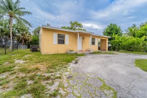924 NW 11th Pl, Fort Lauderdale, FL 33311 Sold 08/26/25
