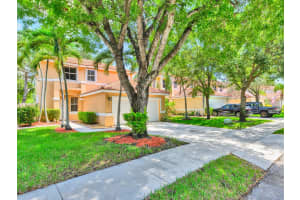 15037 SW 50th Ct, Davie, FL 33331 - MLS#F10511040