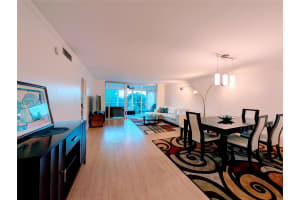 545 Oaks Ln 406, Pompano Beach, FL 33069 Sold 08/12/25