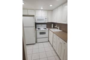 218 Farnham J 218, Deerfield Beach, FL 33442 - MLS#F10511198