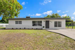 207 W Leeland Heights Blvd W, Lehigh Acres, FL 33936 Sold 10/06/25