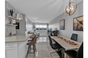 2555 NE 11th St 708, Fort Lauderdale, FL 33304 - MLS#F10511439
