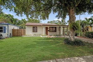 2446 Adams St, Hollywood, FL 33020 Sold 07/30/25