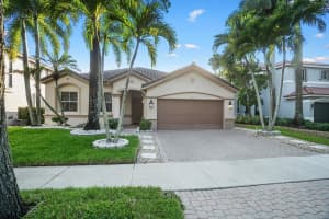 972 Lavender Cir, Weston, FL 33327 - MLS#F10511582
