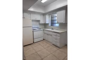890 NW 39th St 8, Oakland Park, FL 33309 - MLS#F10511590