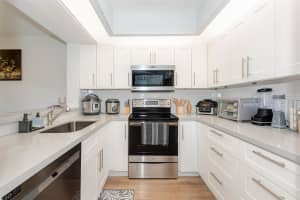 701 128th Avenue, Pembroke Pines, FL 33027 - MLS#F10511625