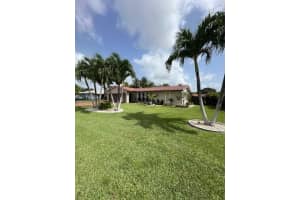 8477 Nw 27th Dr, Coral Springs