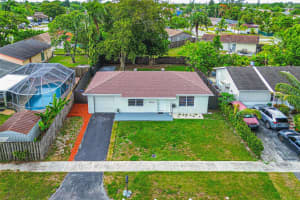 7924 Sw 3rd Ct, North Lauderdale