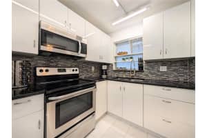 8021 N Sunrise Lakes Dr 203, Sunrise, FL 33322 - MLS#F10511812