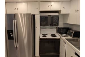 100 Bayview Dr 1005, Sunny Isles Beach, FL 33160 Sold 11/18/25