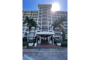 3100 N Palm Aire Dr 204, Pompano Beach