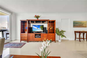 3725 S Ocean Dr, Hollywood, FL 33019 - MLS#F10511972