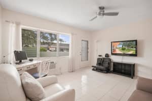 1015 SW 11th Ave 5K, Hallandale Beach, FL 33009 - MLS#F10511978