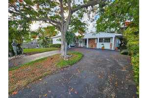 817 NE 5th St, Deerfield Beach, FL 33441 Sold 10/10/25