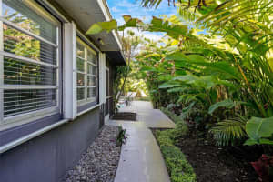 1955 Thomas St, Hollywood, FL 33020 Sold 11/17/25