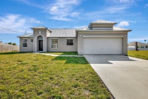 423 NW Ravenswood, Port Saint Lucie, FL 34983 Sold 07/28/25