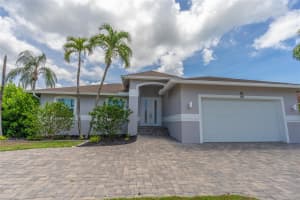 201 S Bahama Ave, Marco Island, FL 34145 - MLS#F10512049