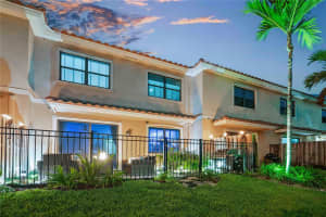 5612 NW 58th Ln 5612, Tamarac, FL 33319 - MLS#F10512051
