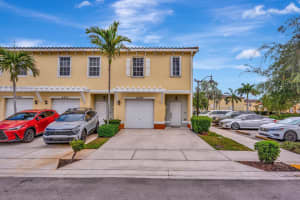 4029 NW 11th St 4029, Lauderhill, FL 33313 - MLS#F10512057