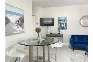 17 NE 9th Ave 2, Fort Lauderdale, FL 33301 - MLS#F10512082
