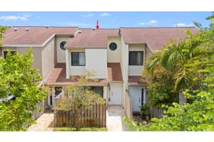 350 City View Dr, Fort Lauderdale