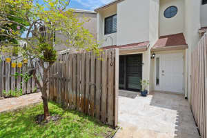350 City View Dr, Fort Lauderdale, FL 33311 - MLS#F10512130
