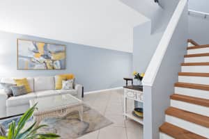 350 City View Dr, Fort Lauderdale, FL 33311 Sold 09/24/25