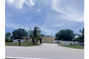 180 Sw Oakridge Dr, Port Saint Lucie