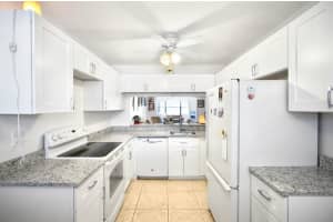 7634 Tahiti Lane 104, Lake Worth