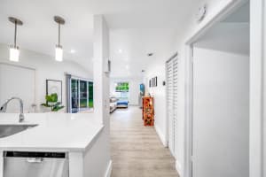 420 Lakewood Cir B, Pompano Beach, FL 33063 Sold 11/24/25