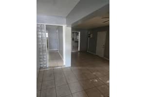 2478 Nw 98th St, Miami