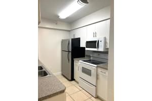 450 S Park Rd 5-104, Hollywood