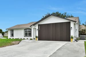 2273 SW Phyllis Lane, Port Saint Lucie, FL 34953 - MLS#F10512342