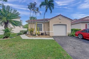 895 Sw 180th Ter, Pembroke Pines