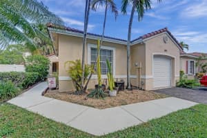 895 SW 180th Ter, Pembroke Pines, FL 33029 - MLS#F10512453