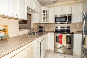 5003 NW 35th St 503, Lauderdale Lakes, FL 33319 - MLS#F10512479