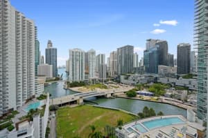 90 Sw 3rd St 2413, Miami