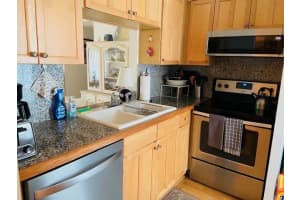 715 Gardens Dr 104, Pompano Beach, FL 33069 Sold 08/06/25