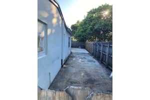 1400 N 70th Ter, Hollywood, FL 33024 Sold 08/06/25