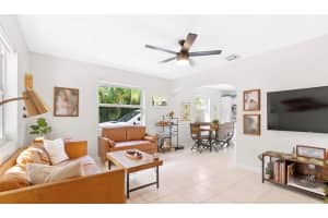 1015 Upland Rd, West Palm Beach, FL 33401 - MLS#F10512598
