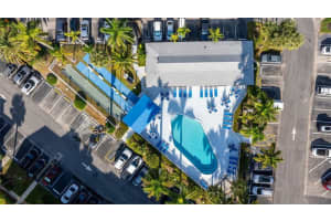 470 Paradise Isle Blvd 105, Hallandale Beach, FL 33009 - MLS#F10512612