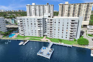 430 Golden Isles Dr 705, Hallandale Beach