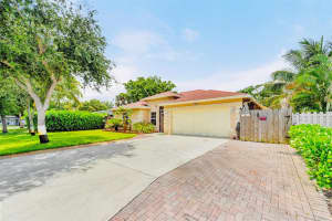 1383 NE 27th St, Pompano Beach, FL 33064 - MLS#F10512701