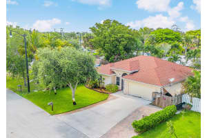 1383 NE 27th St, Pompano Beach, FL 33064 - MLS#F10512701