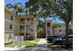2941 Riverside Dr 303, Coral Springs