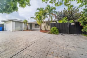 7070 SW 12th St, Pembroke Pines, FL 33023 - MLS#F10512710