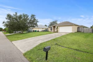 565 SW Undallo Rd, Port Saint Lucie, FL 34953 Sold 08/28/25